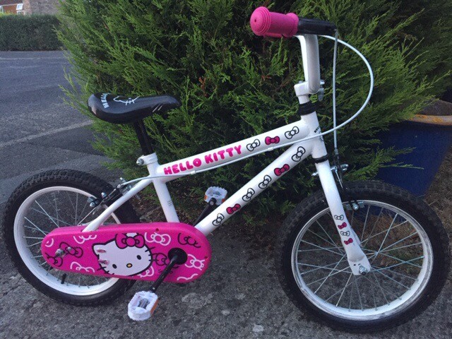 halfords hello kitty bike